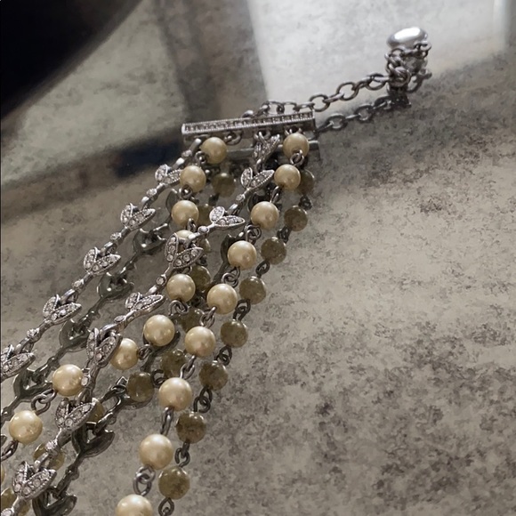 Carolee Lux multi strand pearl necklace 😍 - Picture 4 of 10